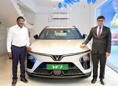 VINFAST KHAI TRƯƠNG ĐẠI LÝ 3S CAO CẤP MỚI Ở BENGALURU, CÁN MỐC 50 SHOWROOM TẠI ẤN ĐỘ